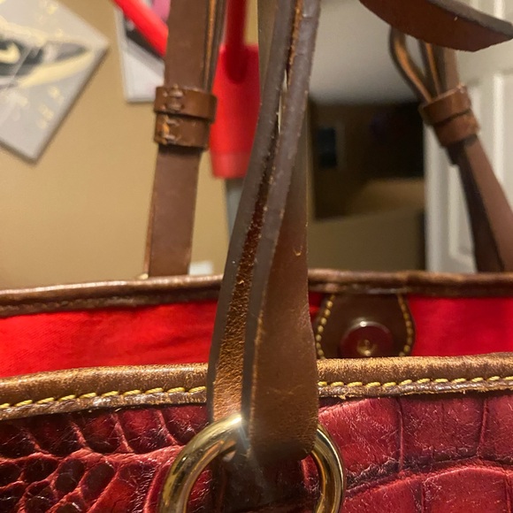 Dooney & Bourke Red Luna Croc Embossed Tote Handbag - Picture 3 of 9